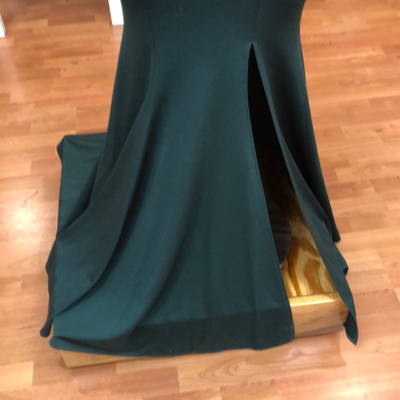 ⭐️SOLD⭐️ Prom or bridesmaid dress, green with lace - Picture 3 of 8